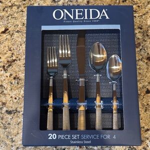 Oneida Two-Tone Stainless Steel Flatware Set - Silver- stainless steel